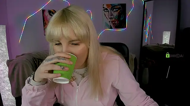 Snapshot of marta_smith chatting on February 5, 6:51 am marta smith online show from February 5, 6:51 am