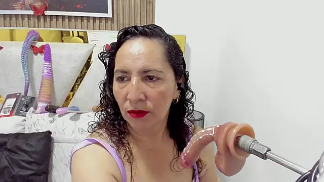 Snapshot of Luna_Naughty1 chatting on April 30, 7:09 pm Luna Naughty1 online show from April 30, 7:09 pm