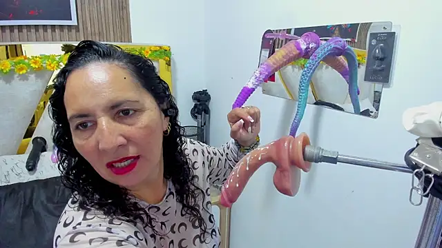 Snapshot of Luna_Naughty1 chatting on May 29, 7:12 pm Luna Naughty1 online show from May 29, 7:12 pm