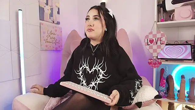 justonecute online show from May 22, 2:08 am
