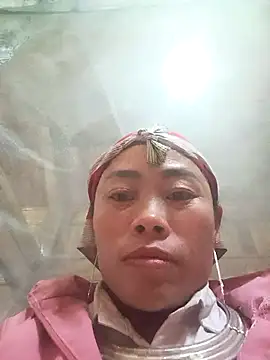 Snapshot of CoMay003 chatting on February 3, 10:53 am CoMay003 online show from February 3, 10:53 am