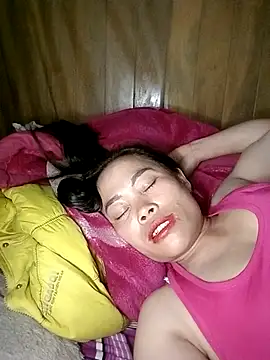 Snapshot of CoMay003 chatting on February 12, 10:54 am CoMay003 online show from February 12, 10:54 am