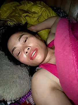 Snapshot of CoMay003 chatting on February 13, 12:17 am CoMay003 online show from February 13, 12:17 am