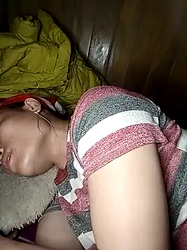 Snapshot of CoMay003 chatting on February 14, 9:17 am CoMay003 online show from February 14, 9:17 am