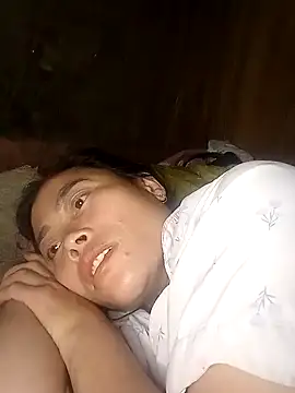 Snapshot of CoMay003 chatting on February 18, 12:06 am CoMay003 online show from February 18, 12:06 am