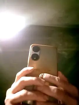 Snapshot of CoMay003 chatting on February 27, 12:21 am CoMay003 online show from February 27, 12:21 am