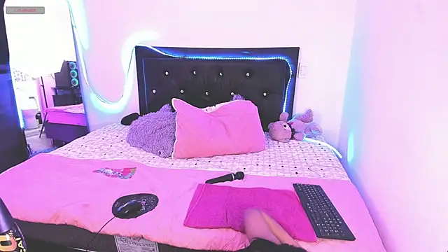 samiacooper25 online show from November 19, 5:40 am