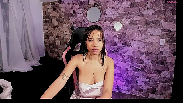 samiacooper25 online show from February 23, 5:49 am