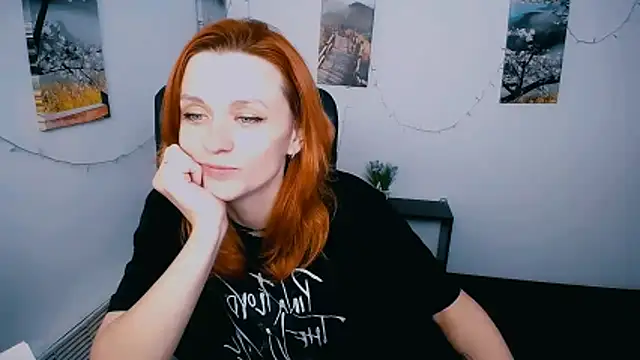 Snapshot of PeppyMia chatting on March 4, 8:20 am PeppyMia online show from March 4, 8:20 am