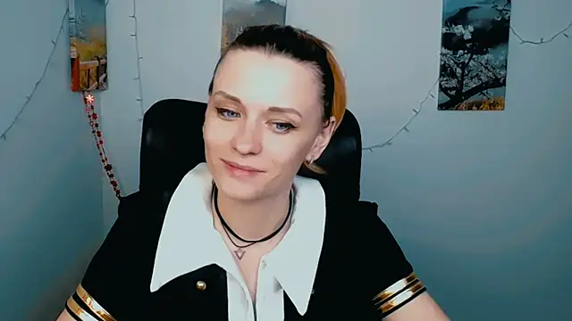 Snapshot of PeppyMia chatting on April 21, 7:50 pm PeppyMia online show from April 21, 7:50 pm