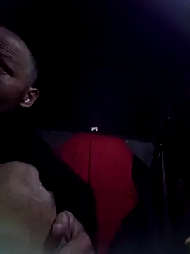 Snapshot of Romance32 chatting on October 27, 8:18 am Romance32 online show from October 27, 8:18 am