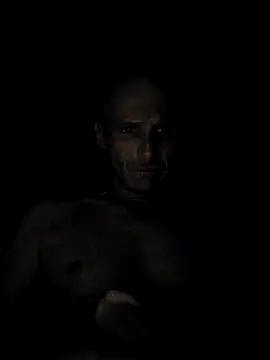 Snapshot of Romance32 chatting on November 11, 4:12 am Romance32 online show from November 11, 4:12 am