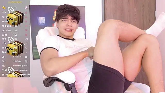 an drew18 online show from January 17, 2:44 pm