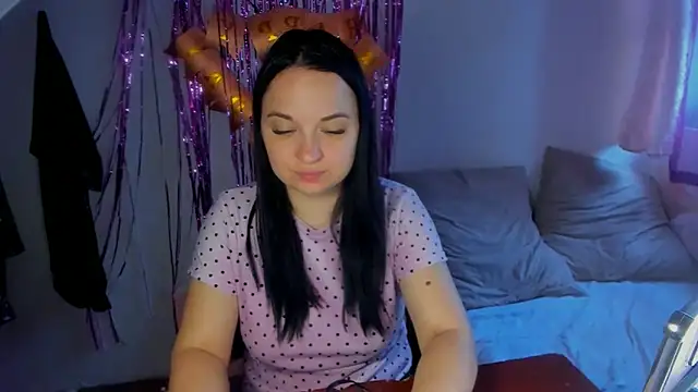 Snapshot of VoxxAura chatting on September 28, 7:14 am VoxxAura online show from September 28, 7:14 am