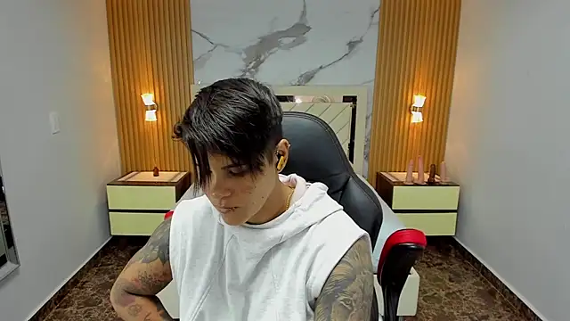 KAROLLJONES1 online show from November 16, 7:08 pm