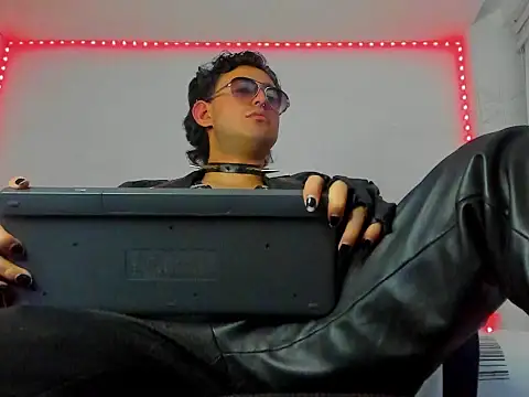 Alexxx savage online show from September 21, 4:03 am