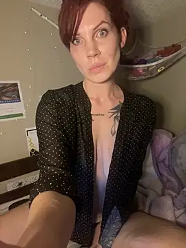 mzz lillypillxoxo online show from March 22, 1:42 am