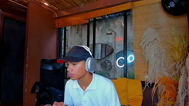 AlanCutee online show from December 20, 1:51 pm