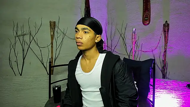 AlanCutee online show from February 8, 1:36 pm