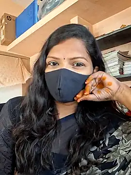 Snapshot of Tamil_Dharani chatting on February 19, 5:36 am Tamil Dharani online show from February 19, 5:36 am