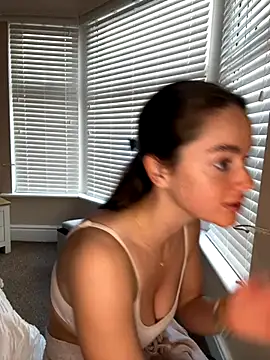 Snapshot of Mollyloverxo chatting on October 9, 7:50 am Mollyloverxo online show from October 9, 7:50 am