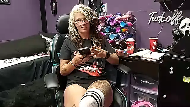 oddywithabody online show from September 14, 8:13 am