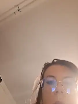 Snapshot of Anayssa_ chatting on October 2, 12:23 pm Anayssa online show from October 2, 12:23 pm