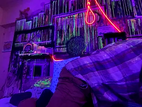 3615-ULLA online show from October 25, 5:19 pm