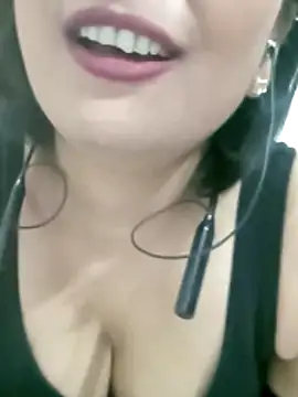 Snapshot of Queen_Kushi4 chatting on April 2, 4:04 pm Queen Kushi4 online show from April 2, 4:04 pm