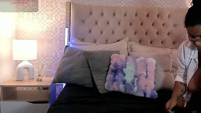 BellaNixs online show from November 16, 3:23 am