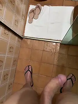 Snapshot of Renaultcarga chatting on October 10, 2:10 am Renaultcarga online show from October 10, 2:10 am