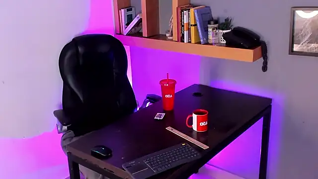 pinkk deemon online show from January 18, 11:58 am