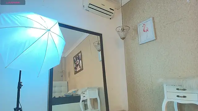 Miladiosa online show from December 14, 12:10 pm