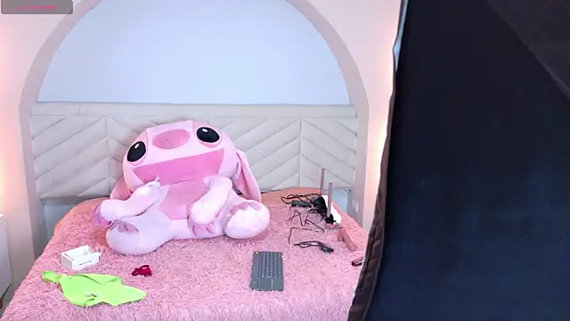 amy miller1 online show from April 14, 8:04 pm