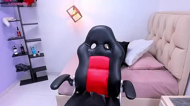 ROSIE MOSS online show from January 14, 10:36 pm