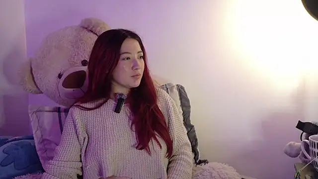 Snapshot of lunnaa_ chatting on February 8, 2:26 am lunnaa online show from February 8, 2:26 am