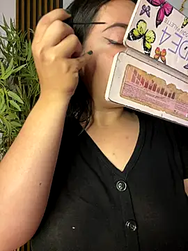 Snapshot of sara_roy04_ chatting on September 18, 3:52 am sara roy04  online show from September 18, 3:52 am