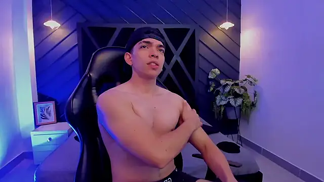 Eryonbradley online show from September 27, 4:12 pm