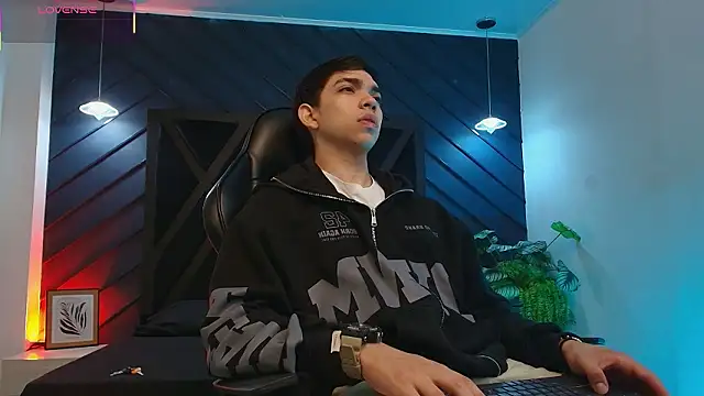 Eryonbradley online show from March 5, 11:28 am