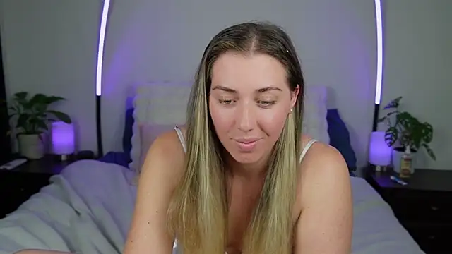 louiseberkeley online show from October 7, 12:46 pm