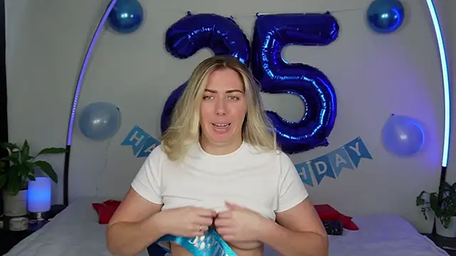 louiseberkeley online show from November 7, 4:12 am