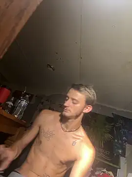 Snapshot of StoneyCam chatting on September 9, 2:22 am StoneyCam online show from September 9, 2:22 am