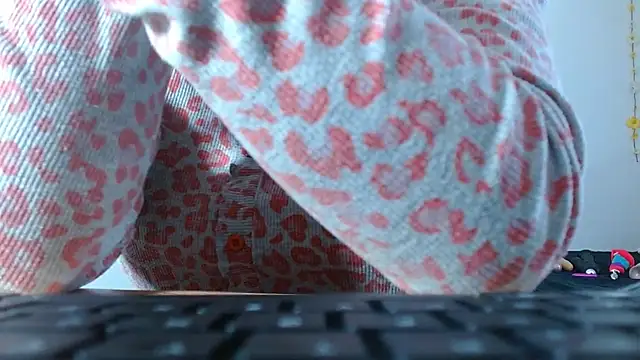 Snapshot of sajecrismaa chatting on January 8, 7:38 pm sajecrismaa online show from January 8, 7:38 pm