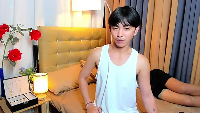 Snapshot of urhotasianboy chatting on November 9, 7:28 am urhotasianboy online show from November 9, 7:28 am