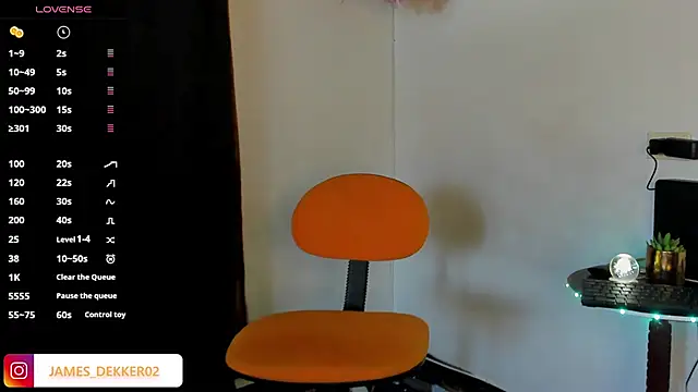 JamesDeker online show from November 10, 7:57 pm