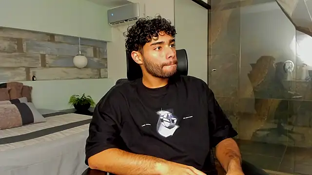 RaphaelDufort online show from December 18, 5:52 pm