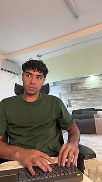 RaphaelDufort online show from January 14, 4:45 pm