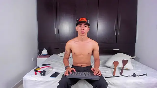 Snapshot of zadders_yb chatting on September 18, 4:14 am zadders yb online show from September 18, 4:14 am