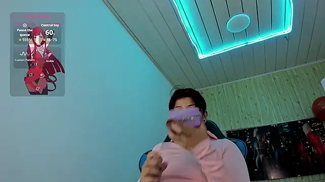 Raven Rouge  online show from November 9, 1:09 pm