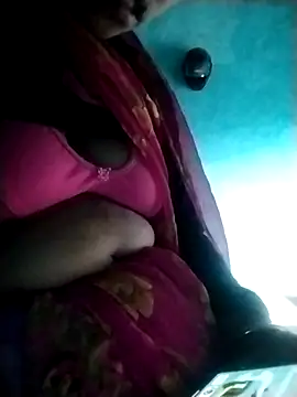 Snapshot of Hot-qwer chatting on February 21, 12:28 pm Hot-qwer online show from February 21, 12:28 pm